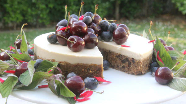 White Chocolate Christmas Cake