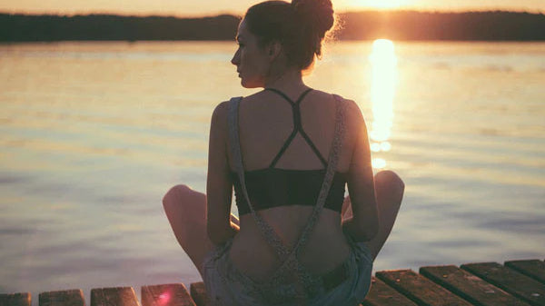 Six tips for managing tough times with mindfulness.