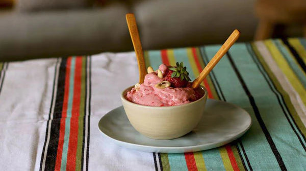 Crunchy Cashew Strawberry 'Ice Cream'