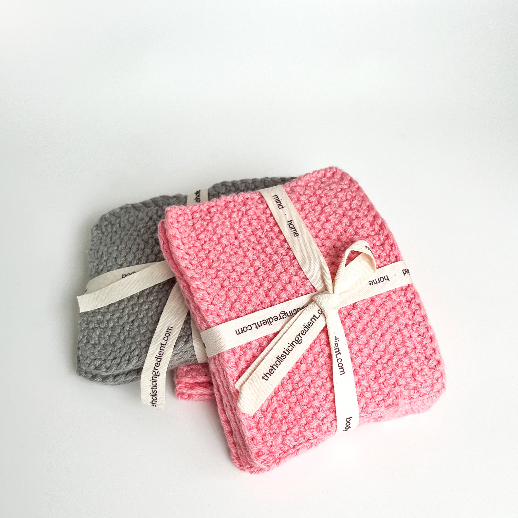 The Holistic Ingredient Cotton Make Up Remover in Pink and Grey