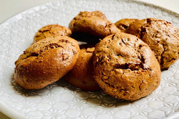 Almond Butter, Cinnamon & Date Cookies