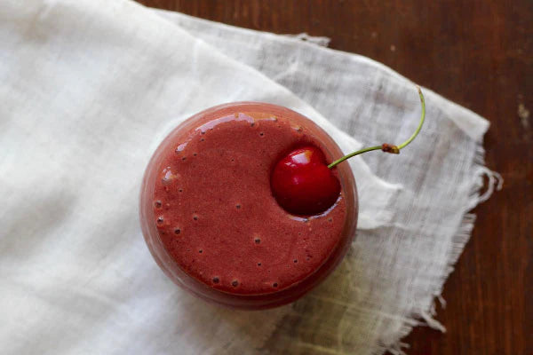 A healthy smoothie recipe, of the cherry ripe variety! – The Holistic ...