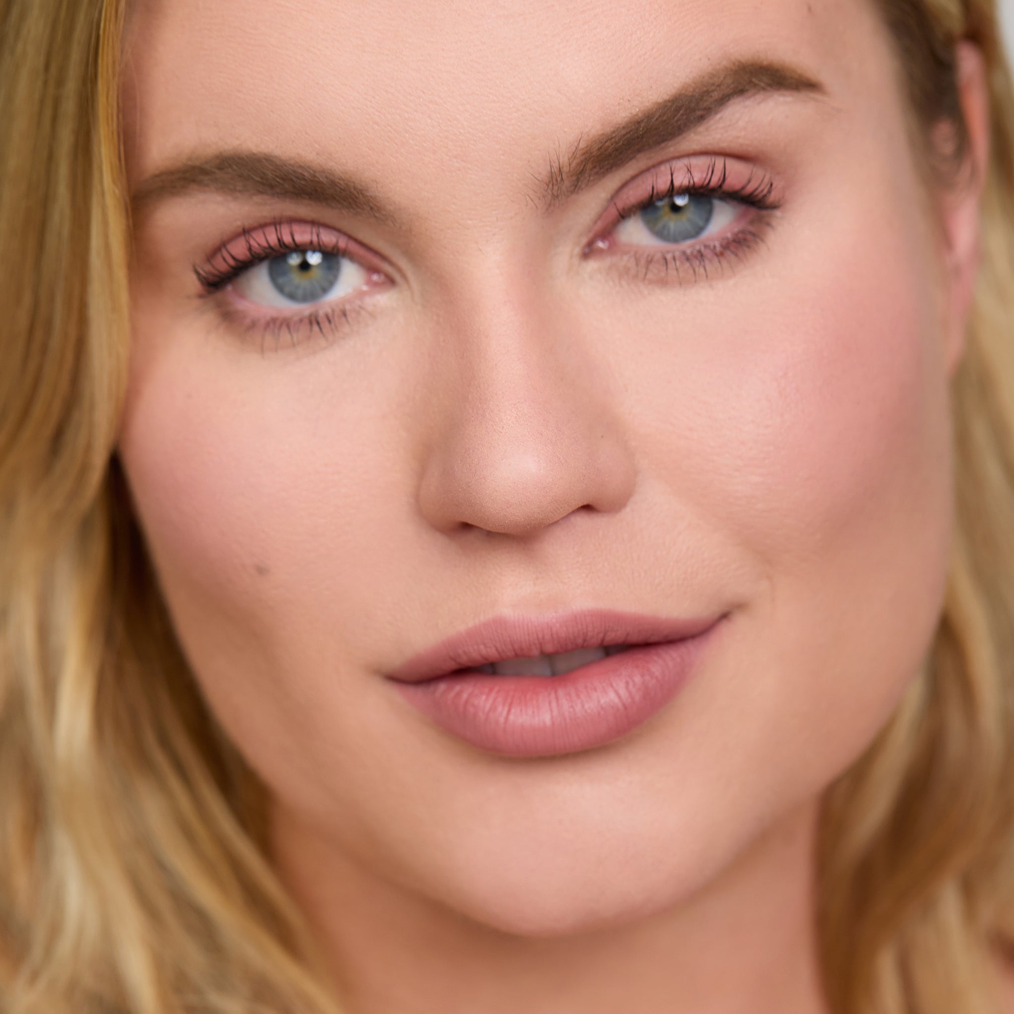 Model wearing Aleph Eye/Lip Multi-Liner: Blush