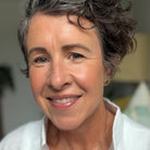 Amy wearing Aleph Aura Gloss: Lumen