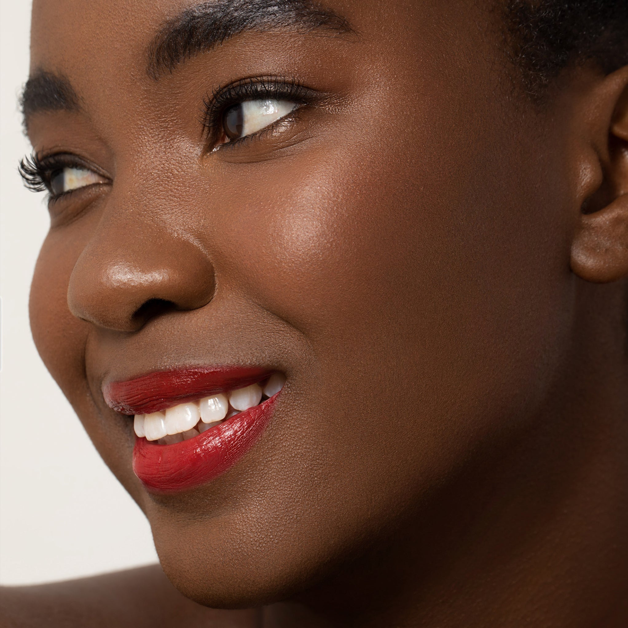 Model wearing Aleph Cheek/Lip Tint: Sangha