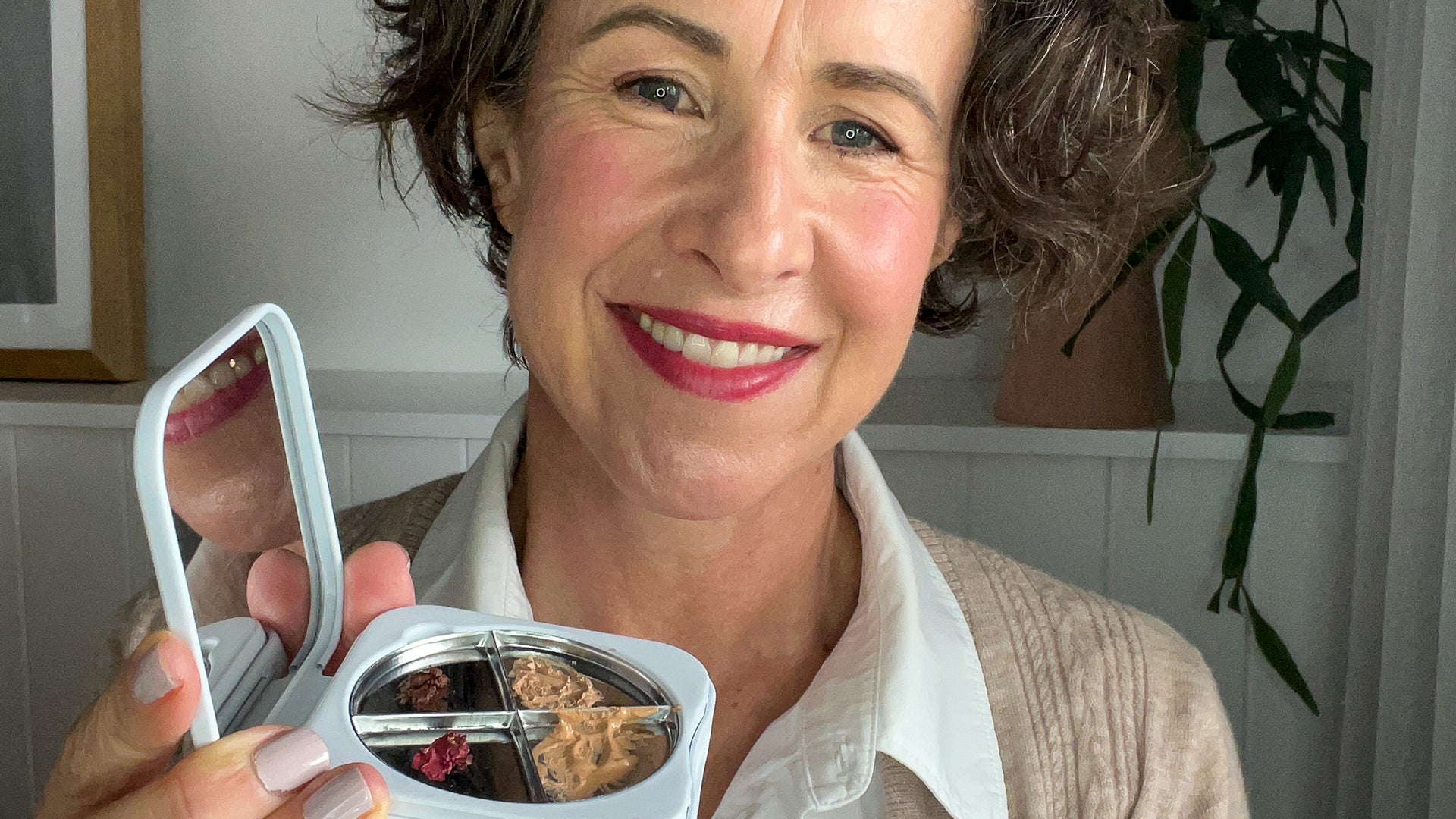 Watch as Amy shows how she uses the Aleph Mixing Compact to create a travel-ready makeup palette.