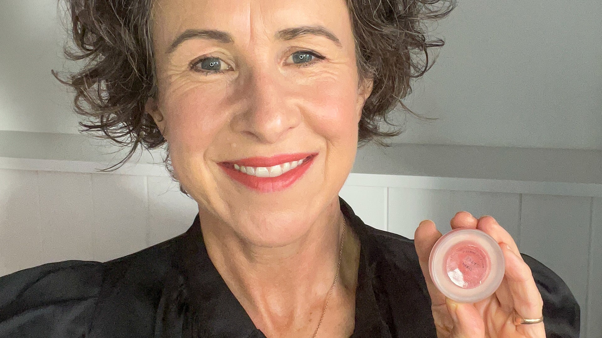 Amy shares how she wears Aleph’s Cheek/Lip Tint in Pixie - from a sheer lip tint to a bolder look with a lip brush, and a soft flush on the cheeks. 